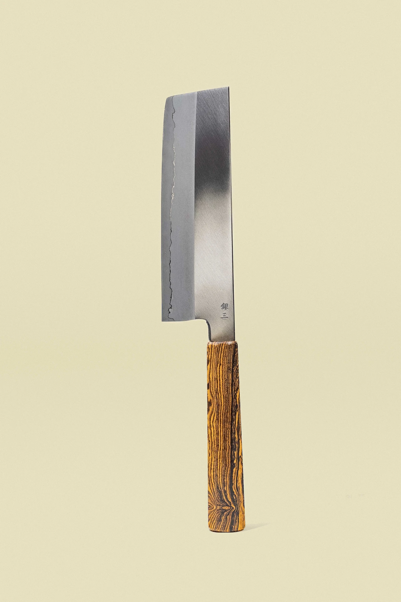 Couteau Nakiri 180 mm de la collection Ginsan, lame verticale avec le tranchant à gauche