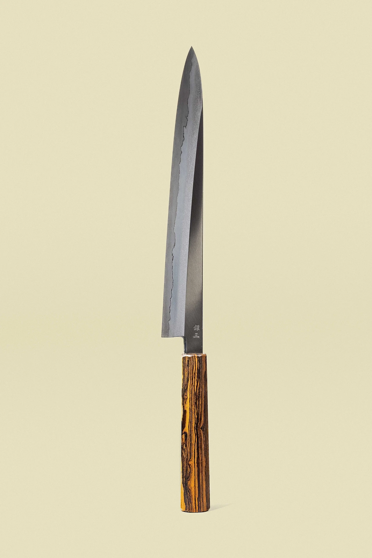 Couteau Sujihiki 270 mm de la collection Ginsan, lame verticale avec le tranchant à gauche