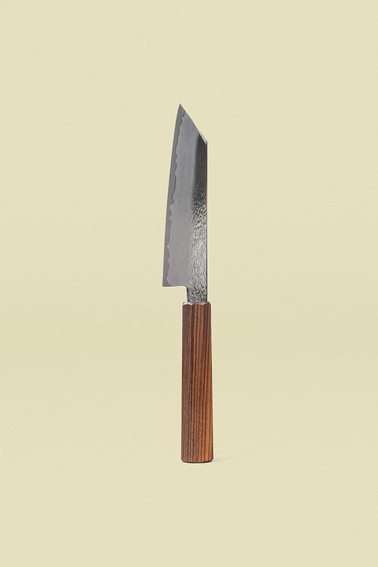 Couteau Petty 150 mm de la collection Kiritsuke, lame verticale avec le tranchant à gauche