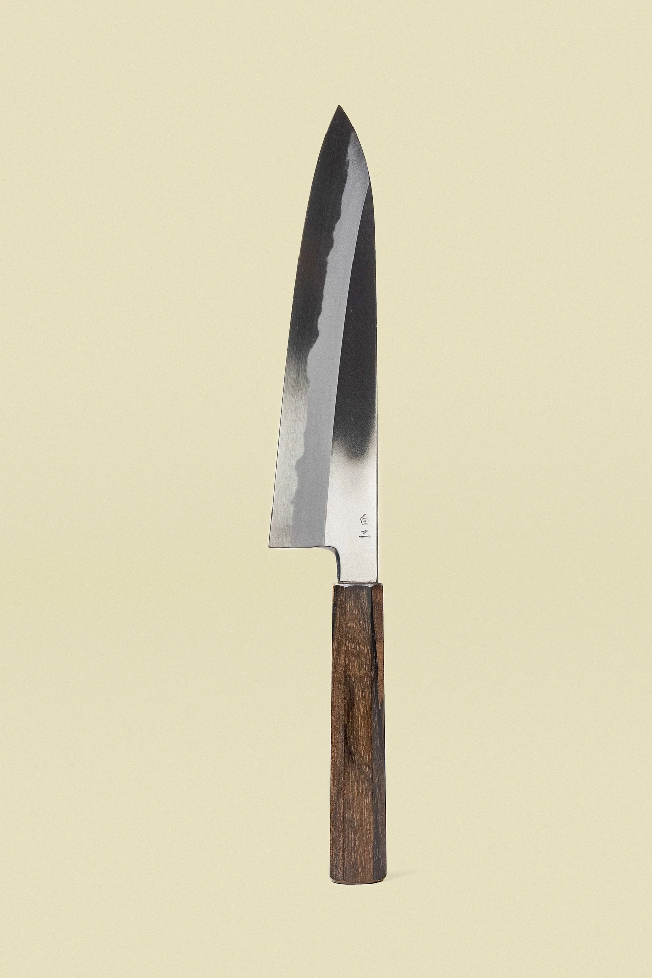 Couteau Gyuto 210 mm de la collection Shiro, lame verticale avec le tranchant à gauche