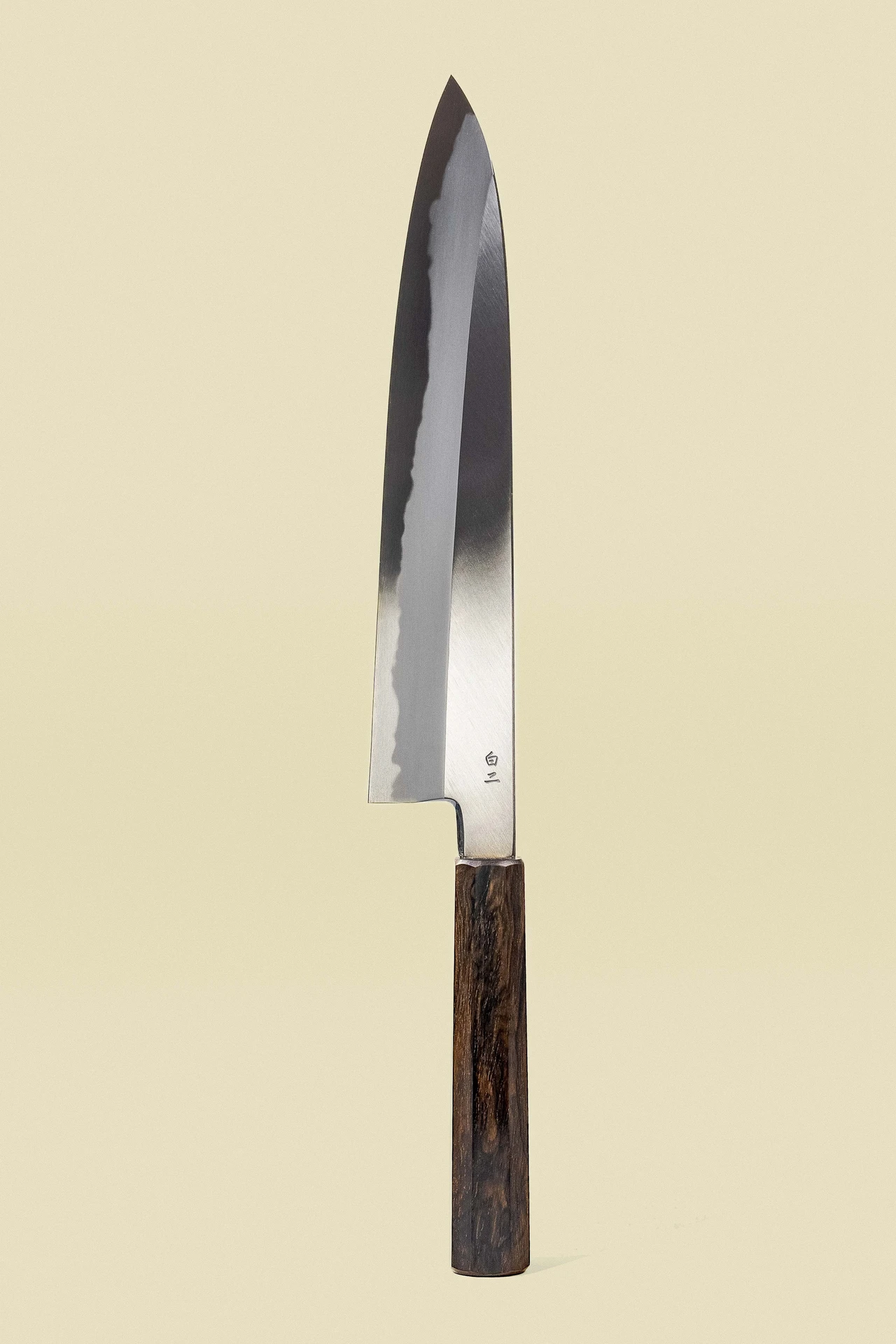 Couteau Gyuto 270 mm de la collection Shiro, lame verticale avec le tranchant à gauche