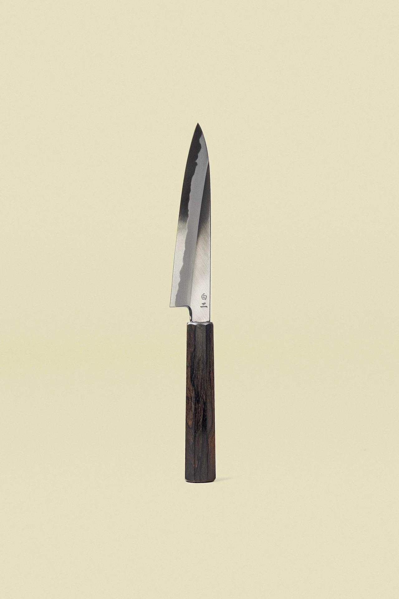 Couteau Petty 150 mm de la collection Shiro, lame verticale avec le tranchant à gauche